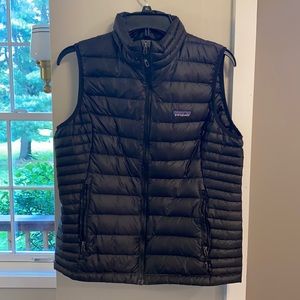 Patagonia Women’s Black Down Vest M